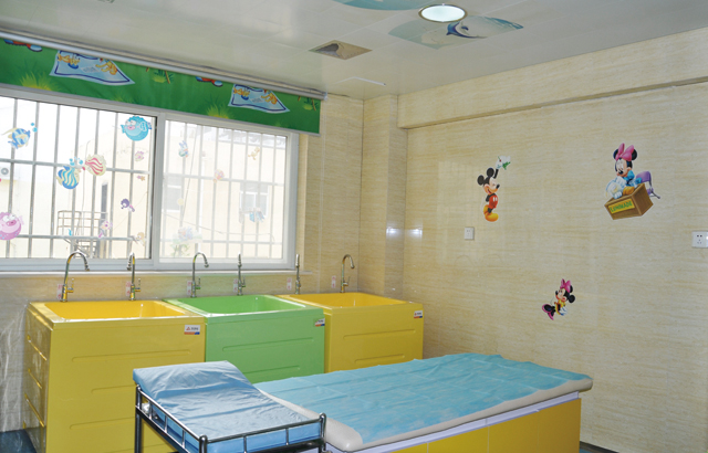 医院婴儿洗澡室(图1)
