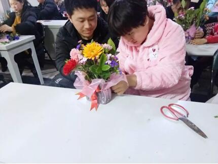 【孕妇课堂】精彩回顾之孕妈DIY插花温情瞬间(图14) 【孕妇课堂】精彩回顾之孕妈DIY插花温情瞬间(图14)